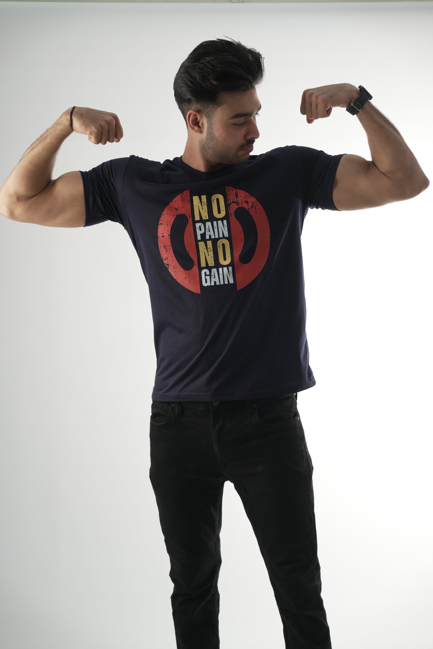 "No Pain No Gain" T-shirt by Inceptors Wear featuring a bold motivational design, made from soft, breathable fabric for gym and casual wear.